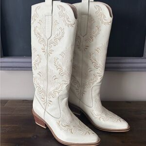 New In Box STIVALI Jolene cowboy boots ivory leather Size 8 US / 39 EU